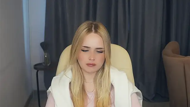 Snapshot of StephenHurban chatting on 04.05.26 StephenHurban online show from 04.05.26