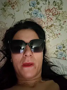 Snapshot of sara_41 chatting on 04.05.26 sara 41 online show from 04.05.26