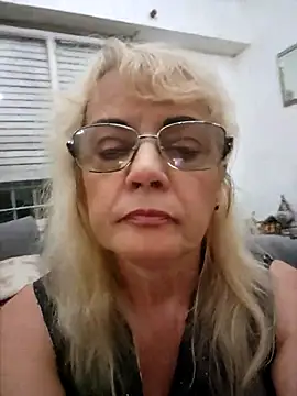 Snapshot of MatureElegantWidow chatting on 04.15.26 MatureElegantWidow online show from 04.15.26
