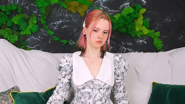 Snapshot of Lina_Veyra chatting on 04.07.26 Lina Veyra online show from 04.07.26