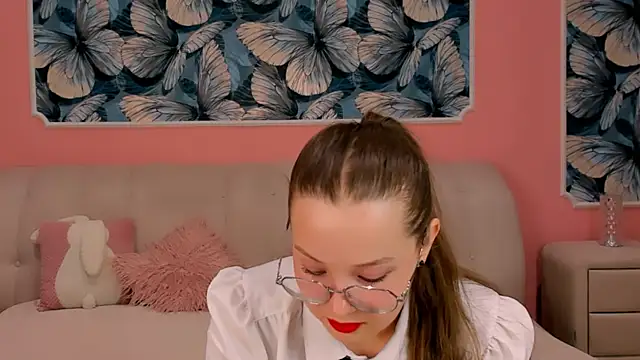 Snapshot of SYDNEY_DIAMONDS chatting on 04.04.26 SYDNEY DIAMONDS online show from 04.04.26