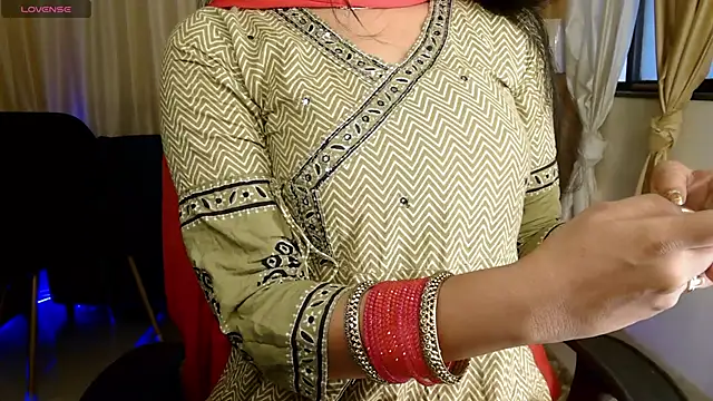 Snapshot of apsara_tanu chatting on 06.04.26 apsara tanu online show from 06.04.26