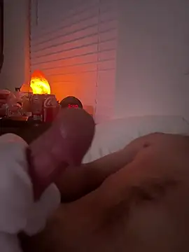 Snapshot of whyitwoof chatting on 04.06.26 whyitwoof online show from 04.06.26