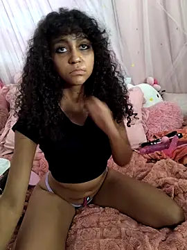 Snapshot of mia_hart chatting on 06.19.26 mia hart online show from 06.19.26