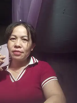 Snapshot of -Luni- chatting on 06.21.26 -Luni- online show from 06.21.26