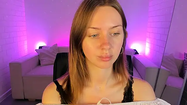 MeganClapp online show from 06.03.26