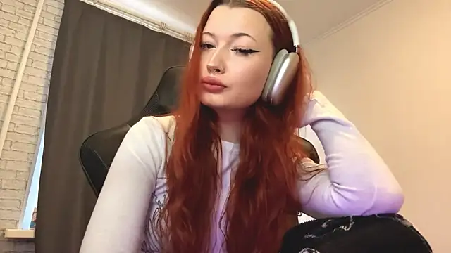 Snapshot of LaurenGoodhart chatting on 04.09.26 LaurenGoodhart online show from 04.09.26