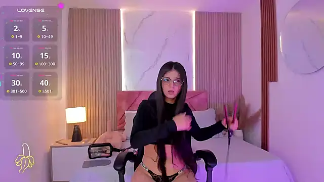 Snapshot of clairemillerx chatting on 04.20.26 clairemillerx online show from 04.20.26