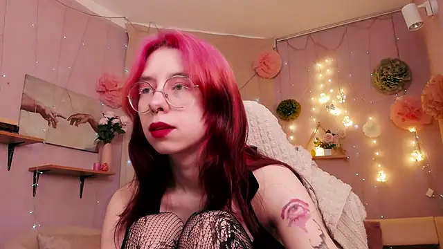 Snapshot of Alice_Nyx chatting on 04.11.26 Alice Nyx online show from 04.11.26