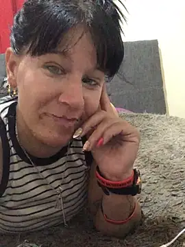 Snapshot of Laacoluu chatting on 04.05.26 Laacoluu online show from 04.05.26