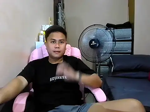 Snapshot of tipsy_butter chatting on 06.22.26 tipsy butter online show from 06.22.26