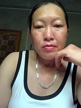 Snapshot of candy-beo chatting on 05.17.26 candy-beo online show from 05.17.26