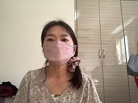 Snapshot of lemonade_madame chatting on 07.18.26 lemonade madame online show from 07.18.26