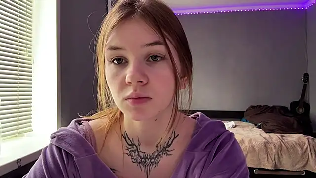 Snapshot of KellyRose chatting on 04.05.26 KellyRose online show from 04.05.26