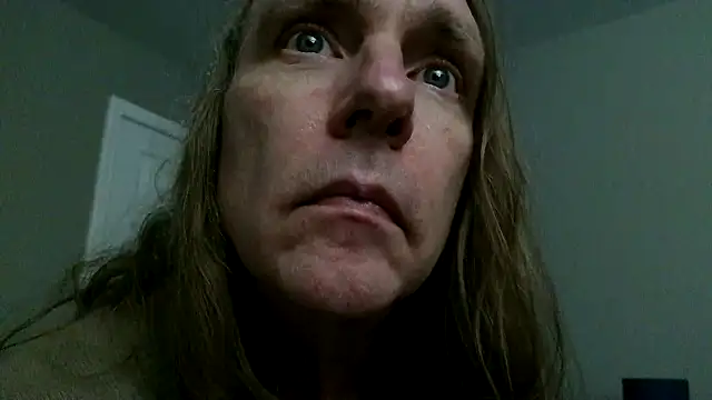 Snapshot of Magnus_Luv chatting on 05.27.26 Magnus Luv online show from 05.27.26