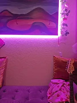 ItsAuroraBorealis online show from 06.21.26