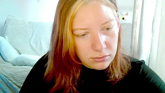 Snapshot of earn_my_lily chatting on 04.26.26 earn my lily online show from 04.26.26