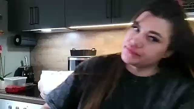 Snapshot of miss_preggie chatting on 04.09.26 miss preggie online show from 04.09.26