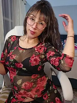 Snapshot of Mar_puentes chatting on 06.17.26 Mar puentes online show from 06.17.26