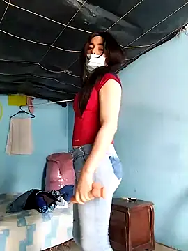 IsaSosa1982 online show from 04.18.26