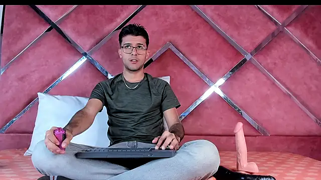 RodrigoColby2 online show from 06.04.26