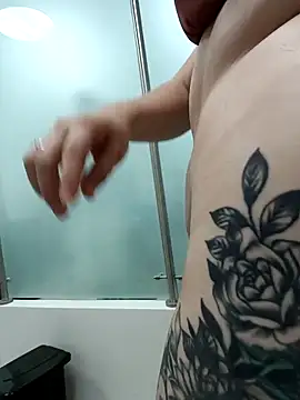 Miaesmeralda online show from 04.15.26