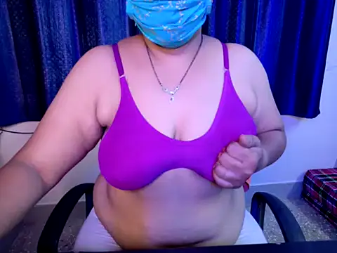 Snapshot of charu-baby chatting on 04.10.26 charu-baby online show from 04.10.26