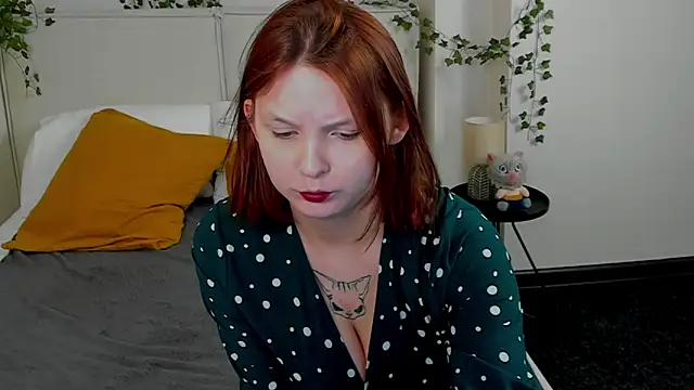 Charlotte Stee online show from 06.02.26