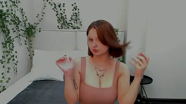 Snapshot of Charlotte_Stee chatting on 06.25.26 Charlotte Stee online show from 06.25.26