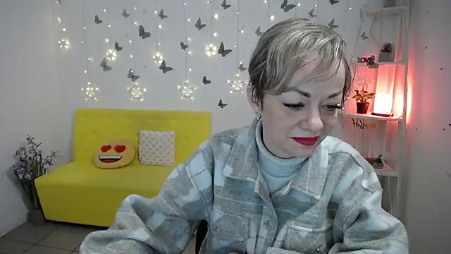 Snapshot of NikaMayu chatting on 05.04.26 NikaMayu online show from 05.04.26