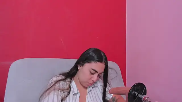 Snapshot of rose_smitth chatting on 04.17.26 rose smitth online show from 04.17.26