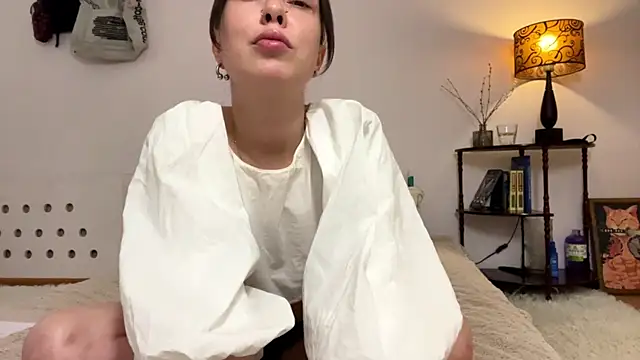 Evelyn Charm online show from 04.16.26