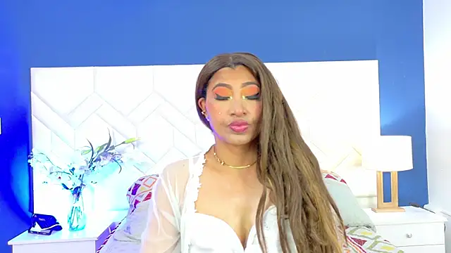 Kiara Parker  online show from 07.06.26