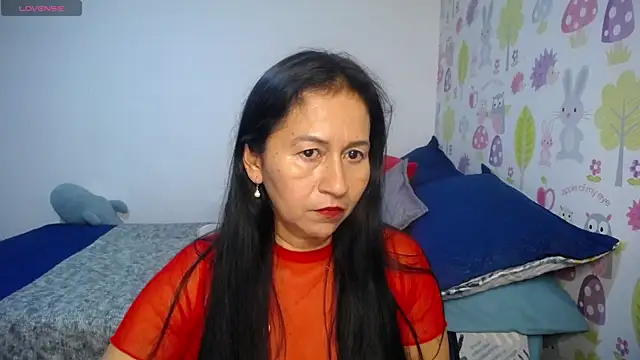 Snapshot of Tyna_b chatting on 06.30.26 Tyna b online show from 06.30.26