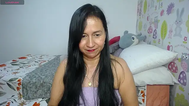 Snapshot of Tyna_b chatting on 07.06.26 Tyna b online show from 07.06.26