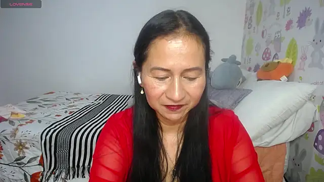 Snapshot of Tyna_b chatting on 07.17.26 Tyna b online show from 07.17.26