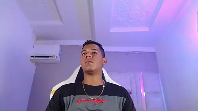 Snapshot of Leo_444_ chatting on 04.09.26 Leo 444 online show from 04.09.26