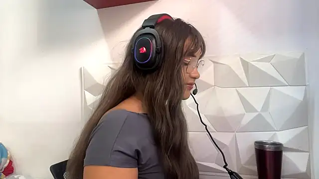 Snapshot of IsisValentine chatting on 04.10.26 IsisValentine online show from 04.10.26