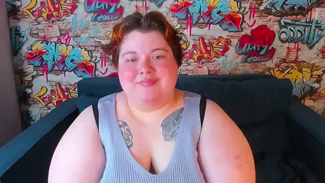 Snapshot of Sew_Sunny chatting on 04.08.26 Sew Sunny online show from 04.08.26