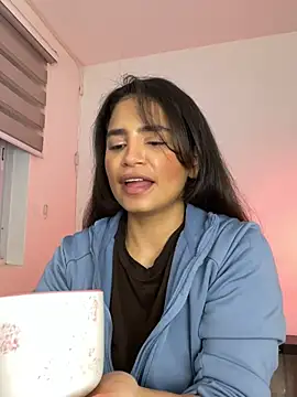 Snapshot of holaRosa chatting on 07.22.26 holaRosa online show from 07.22.26
