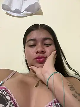 Snapshot of Kloe_zaf chatting on 06.12.26 Kloe zaf online show from 06.12.26