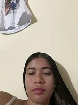 Snapshot of Kloe_zaf chatting on 06.25.26 Kloe zaf online show from 06.25.26