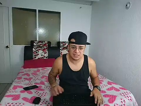 max and lilu2 online show from 04.11.26