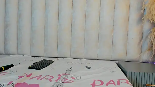 Snapshot of Anniee_collins_ chatting on 04.09.26 Anniee collins online show from 04.09.26