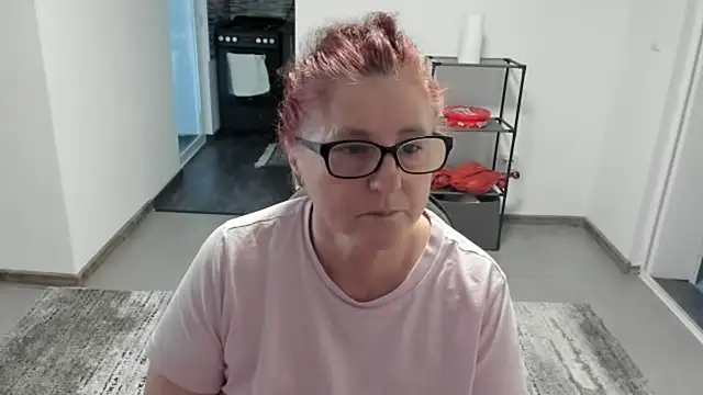 Snapshot of CatherineRowe chatting on 01.18.25 CatherineRowe online show from 01.18.25