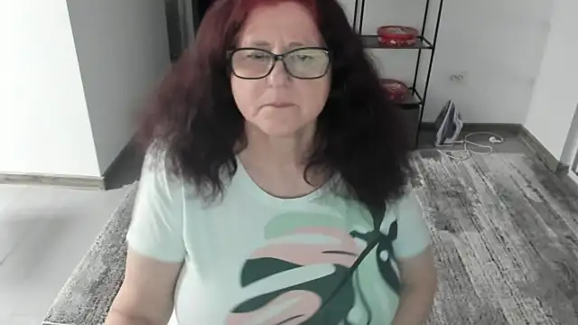 Snapshot of CatherineRowe chatting on 01.28.25 CatherineRowe online show from 01.28.25