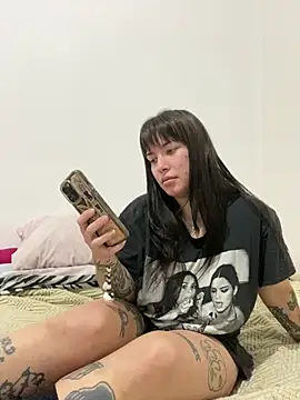 Snapshot of cherryxxox chatting on 05.12.26 cherryxxox online show from 05.12.26