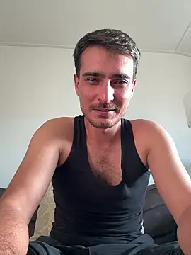 Snapshot of Serttssikici chatting on 07.25.26 Serttssikici online show from 07.25.26