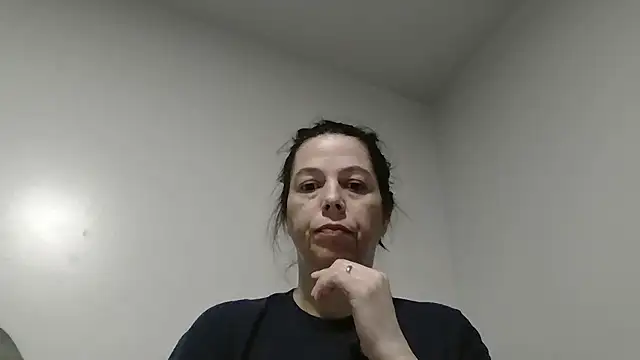 Snapshot of lily1982 chatting on 05.04.26 lily1982 online show from 05.04.26