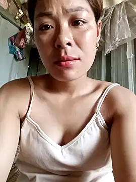 mia0033 online show from 04.14.26